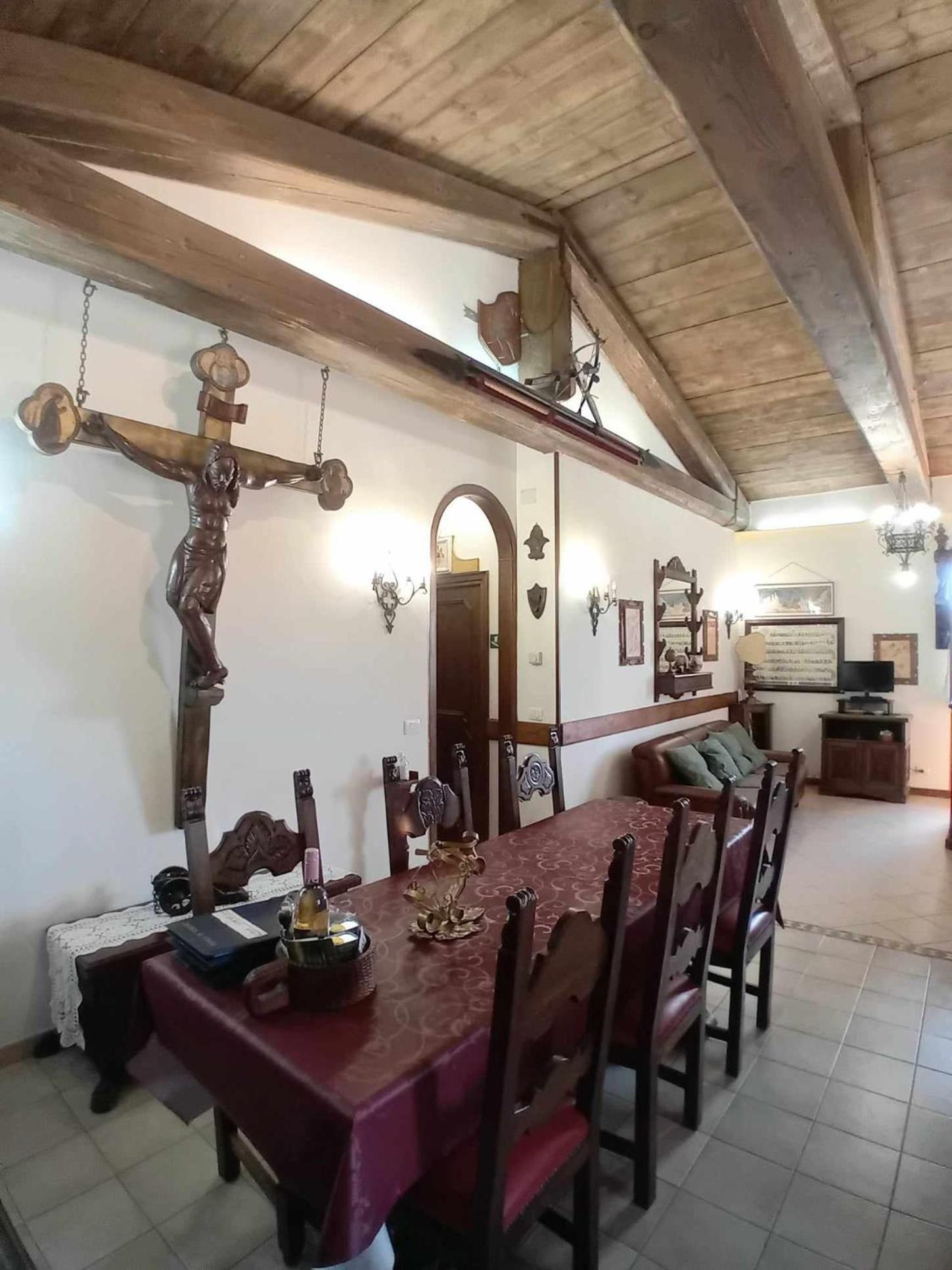 Casa Serafina Trilocale Con Arredi D'Arte E Parcheggio Privato 奥维多 外观 照片